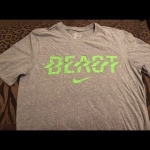 Men’s Nike Shirt-Medium